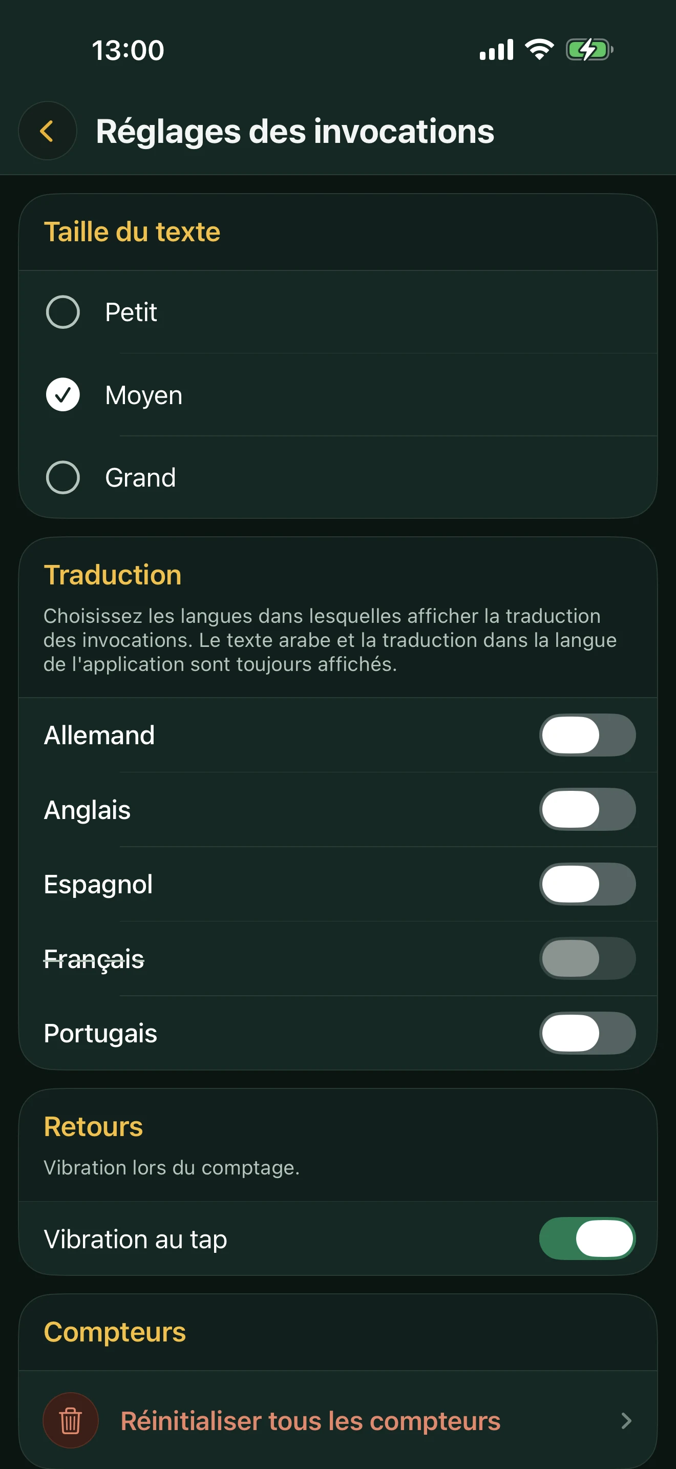 Les réglages des invocations dans Alyacir : la taille du texte, le choix des langues de traduction, la vibration au tap et la réinitialisation de tous les compteurs.